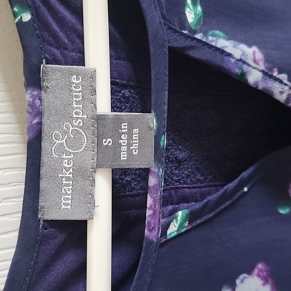 Womans blouse/tank - Picture 2 of 5